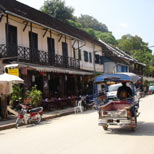 Centre ville de Luang Prabang à midi